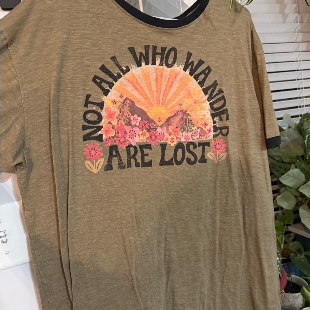 Graphic Tee with Wander Print Natural Life